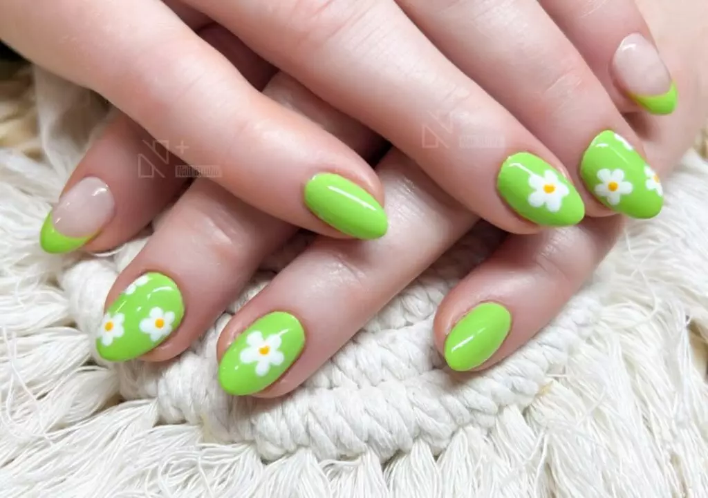 Green Nail Design Ideas